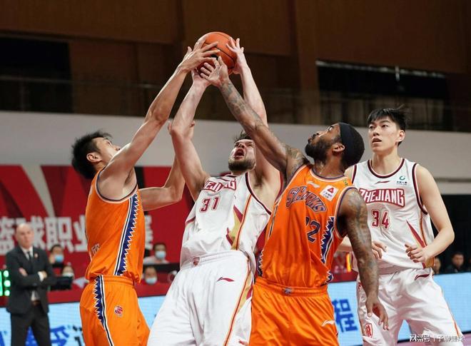 与此同时 与此同时